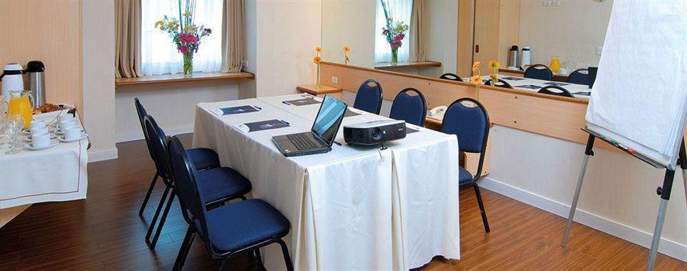 Hotel Aeroparque Inn & Suites Buenos Aires Eksteriør billede