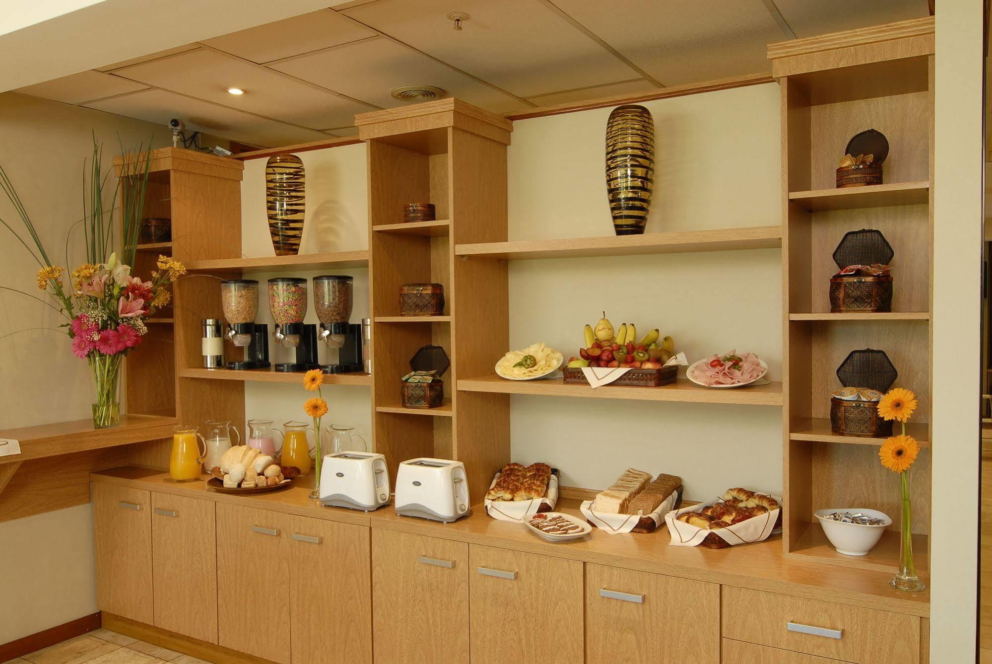 Hotel Aeroparque Inn & Suites Buenos Aires Eksteriør billede