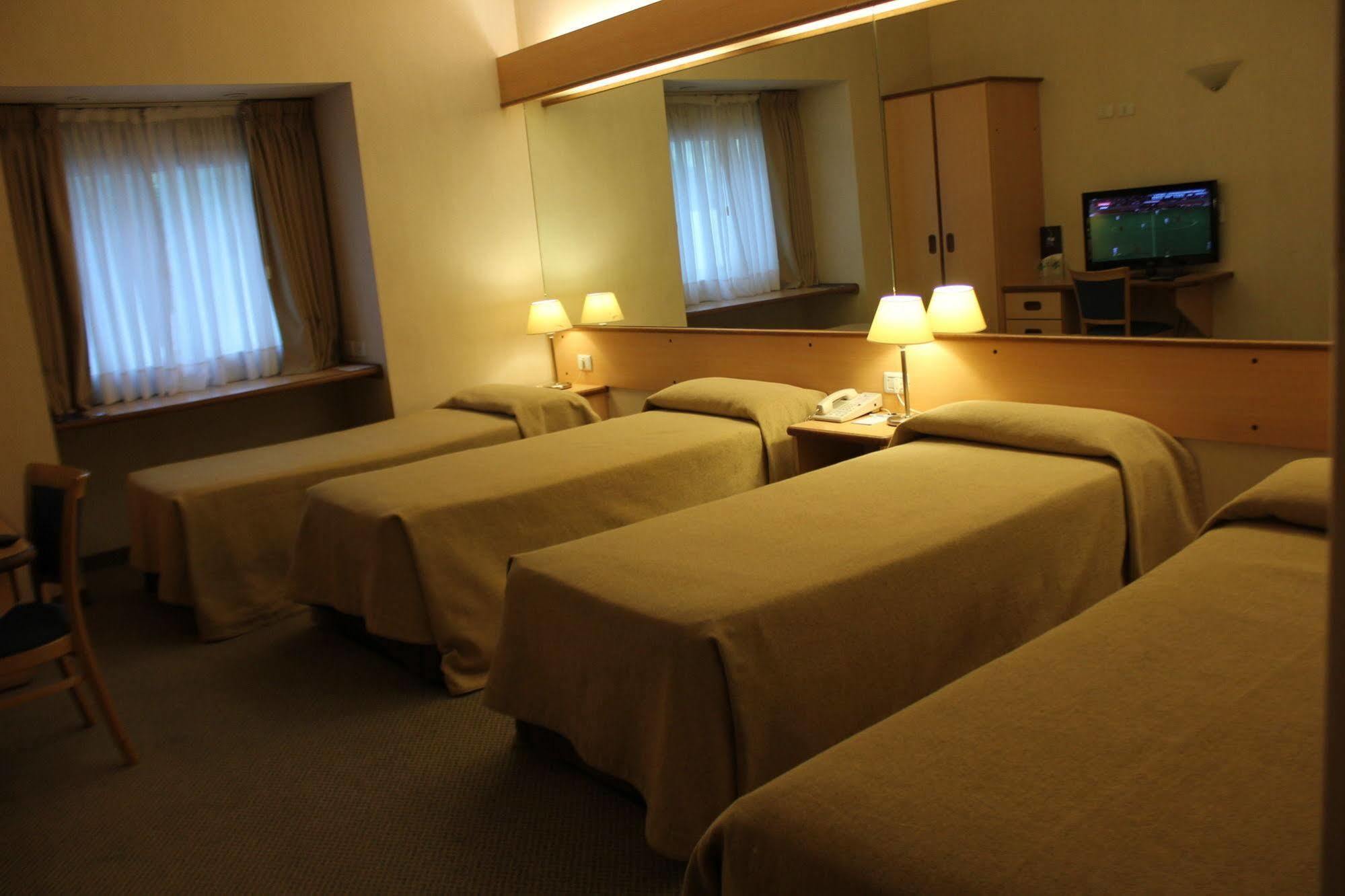 Hotel Aeroparque Inn & Suites Buenos Aires Eksteriør billede