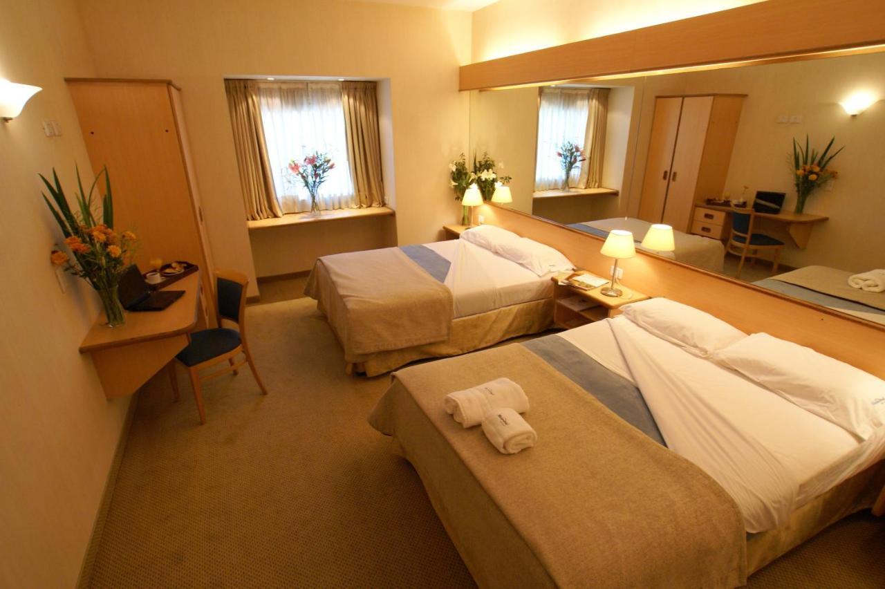 Hotel Aeroparque Inn & Suites Buenos Aires Eksteriør billede